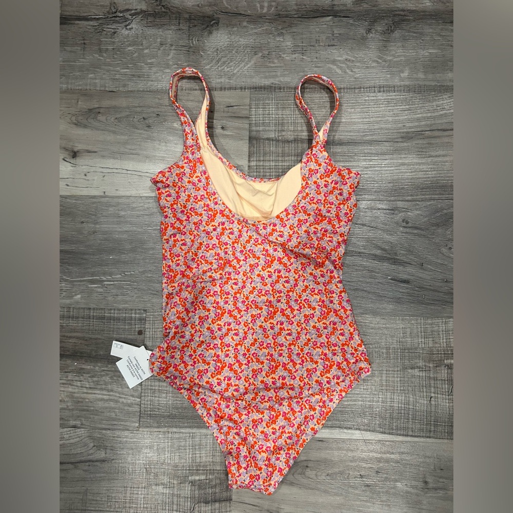 Amazon Essentials Floral One Piece Swimsuit - Red and Pink